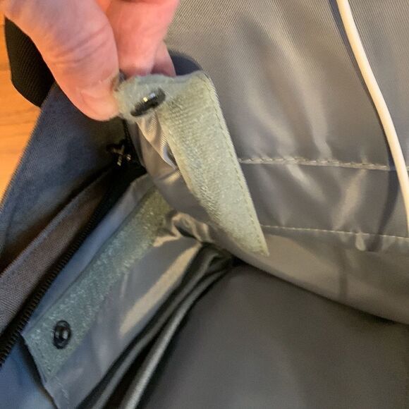 SLOTRA NWT gray laptop backpack unisex - Picture 5 of 16